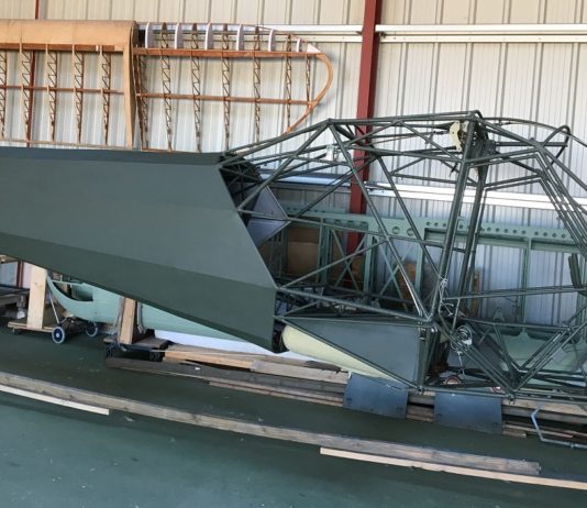 Fuselage : peinture de la partie entoilée